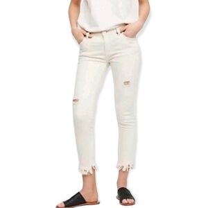 Free People high waisted fray Hem Frimge White jeans size.26 Distressed Cropped